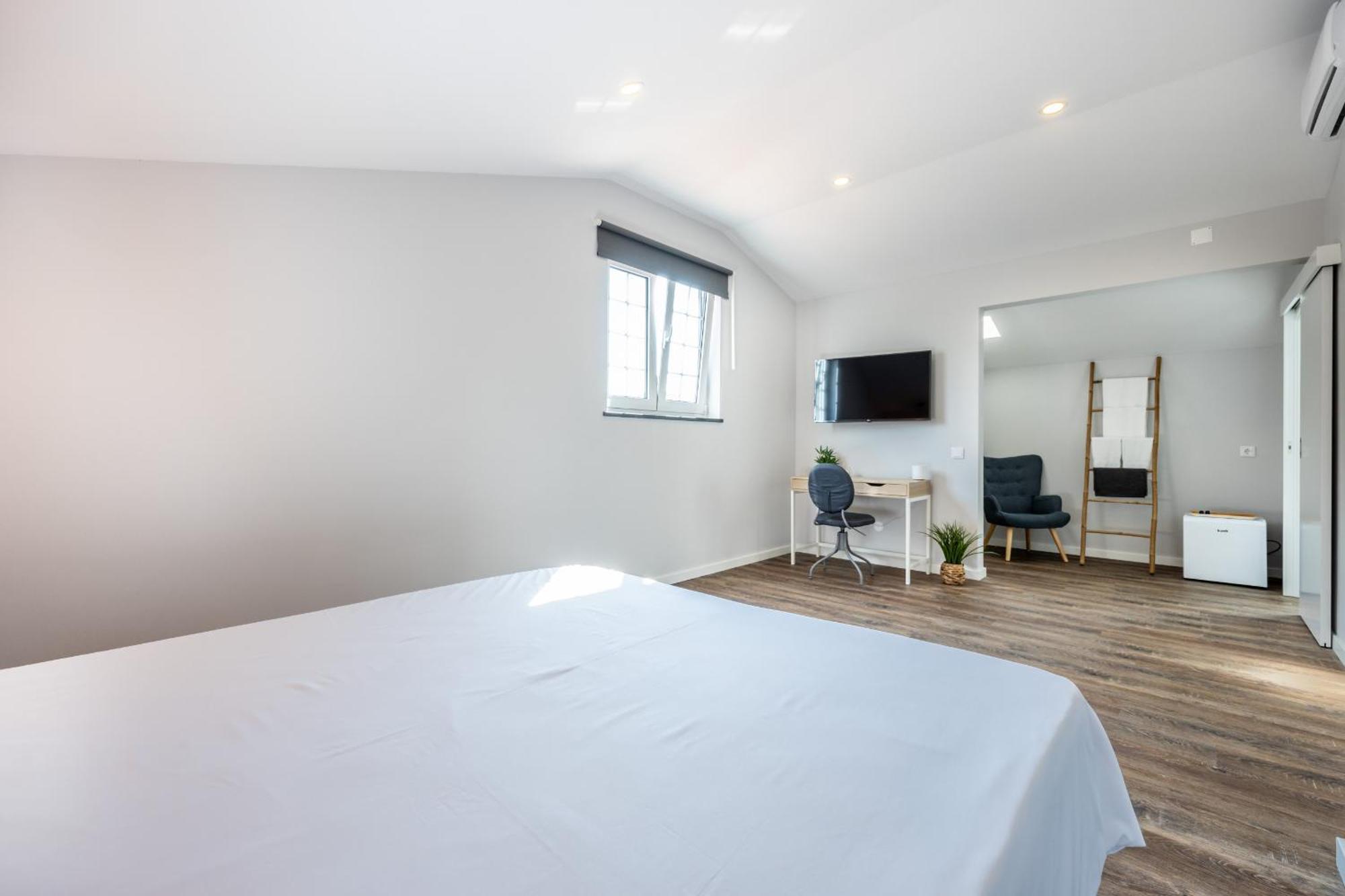 Angra Charming Suites By Seewest Angra do Heroismo Bagian luar foto