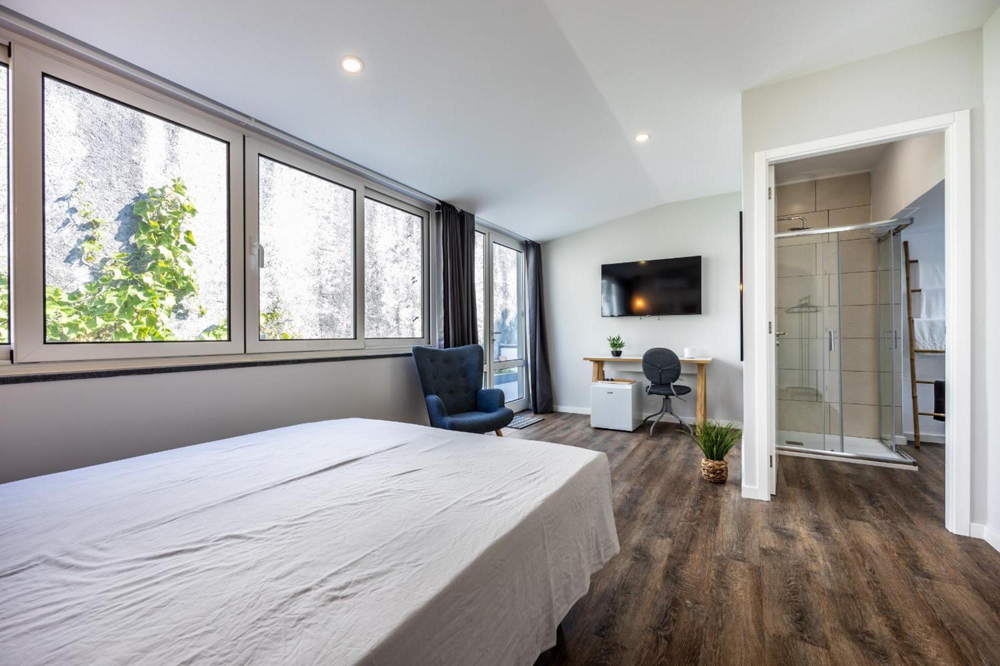 Angra Charming Suites By Seewest Angra do Heroismo Bagian luar foto