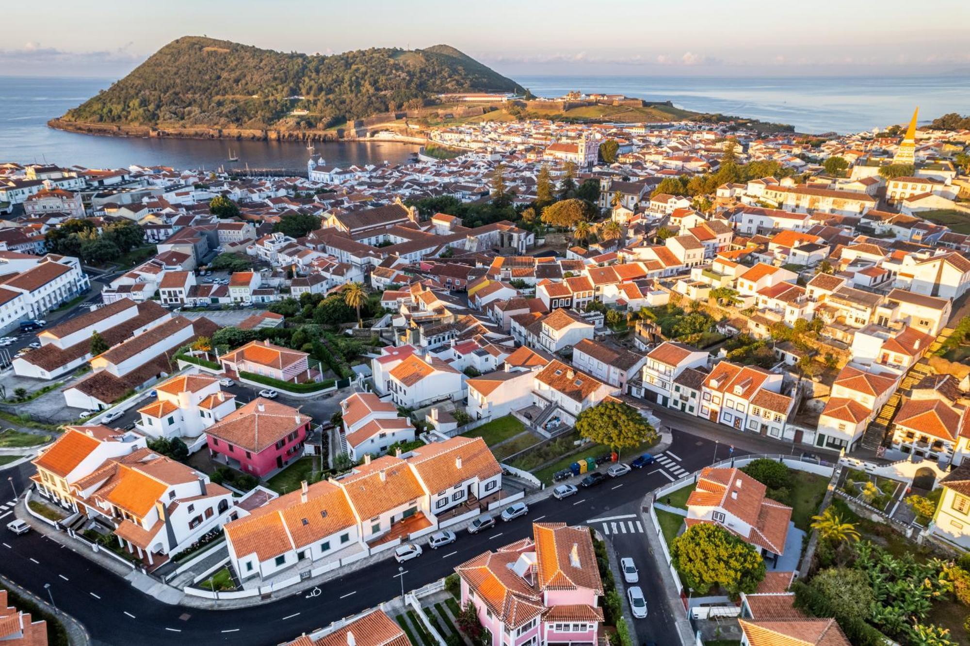 Angra Charming Suites By Seewest Angra do Heroismo Bagian luar foto